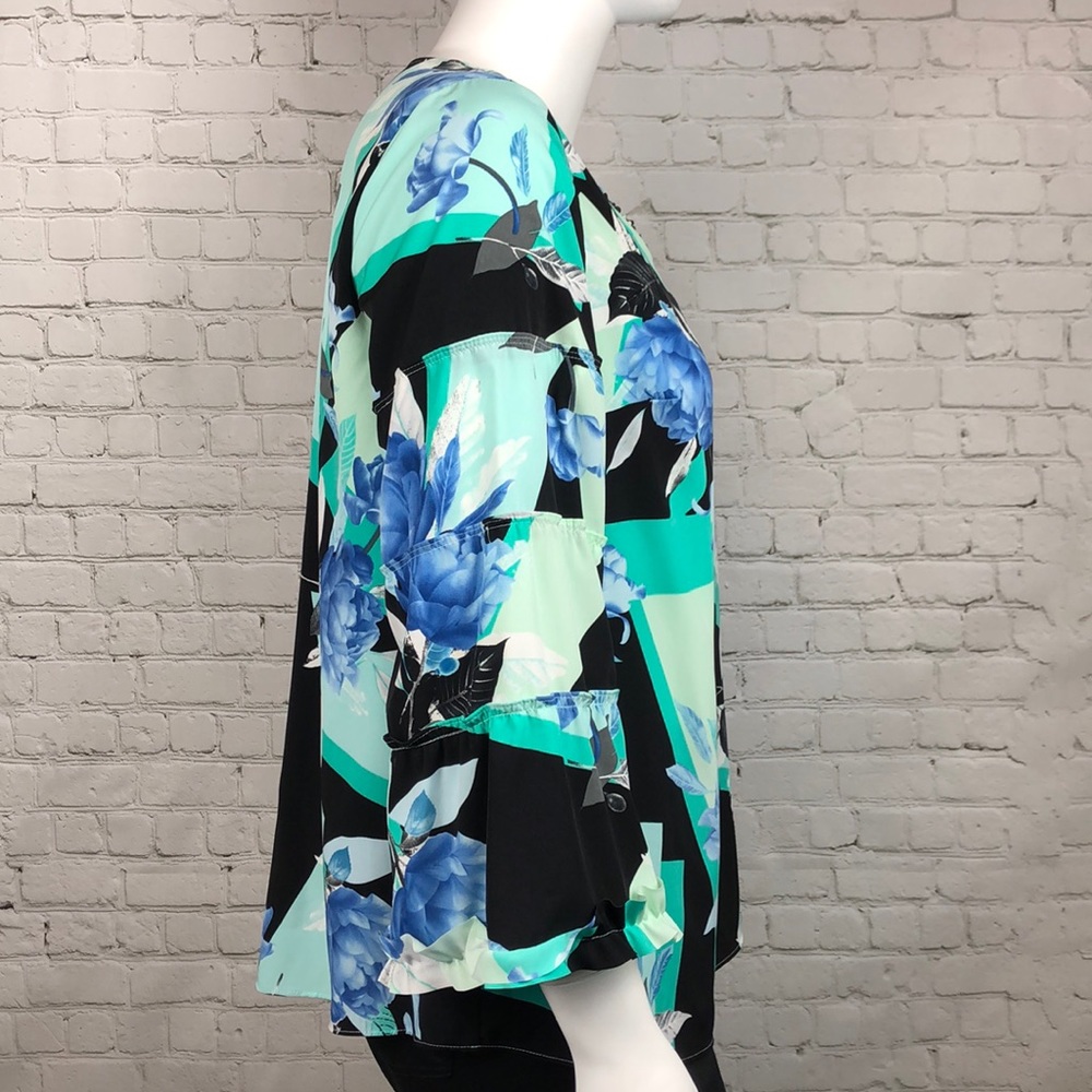0X 1X 3X Alfani Green/Black Floral Bell Sleeve Top - Picture 4 of 6